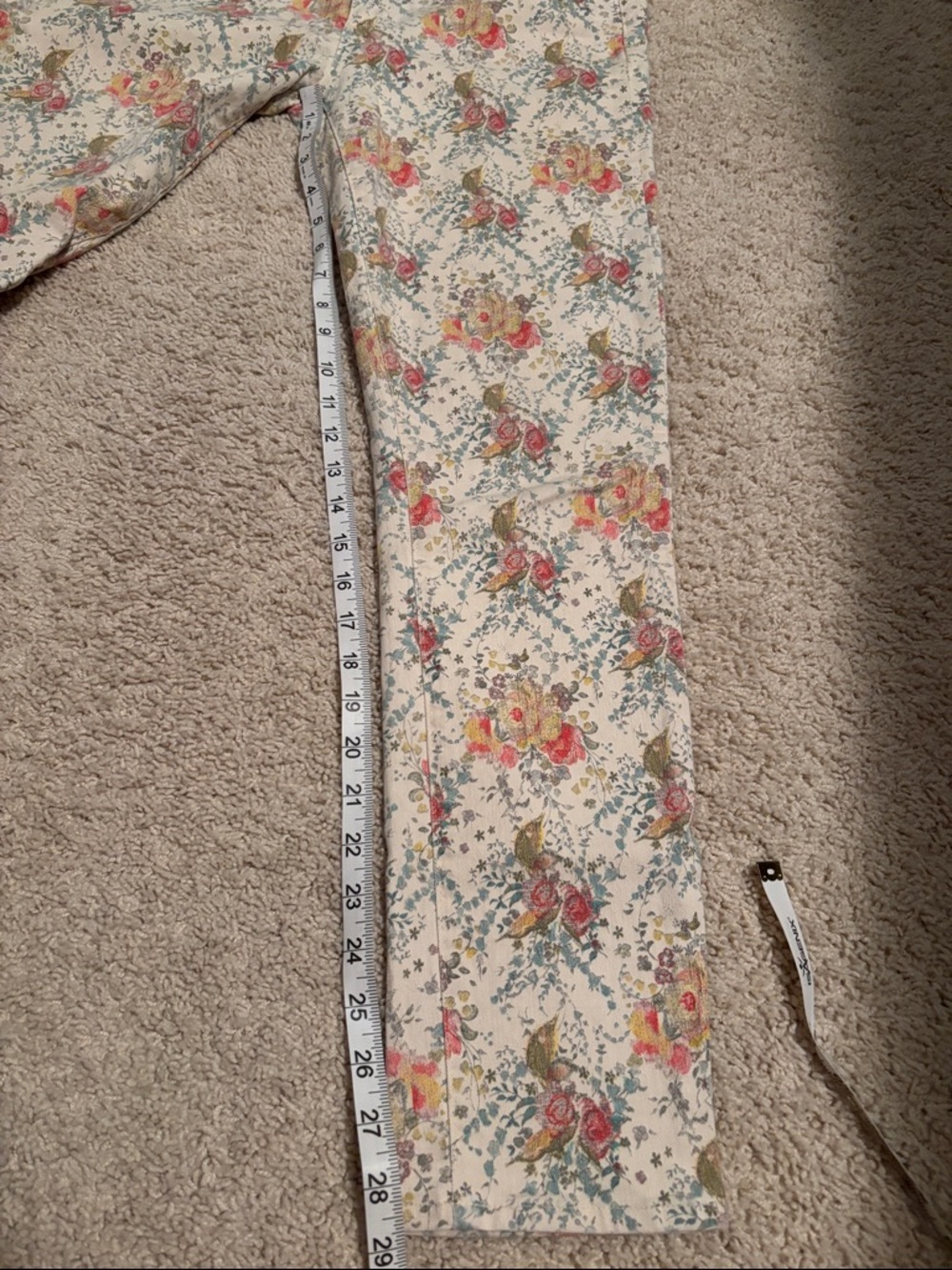 PAIGE Floral Print Cream Skinny Jeans with Pink & Green Roses - Picture 4 of 4